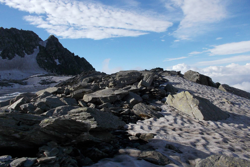 dehnasar lake trekking